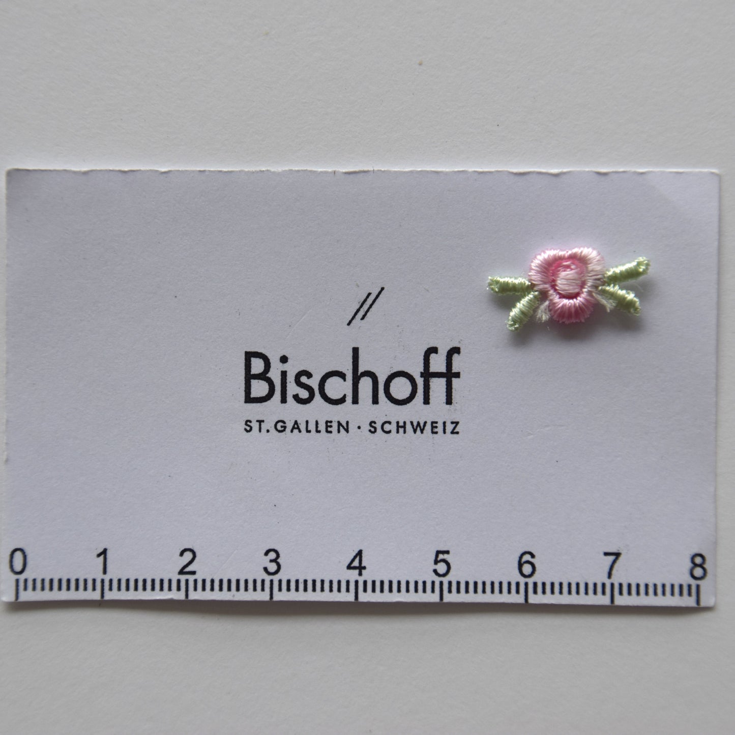 gestickt