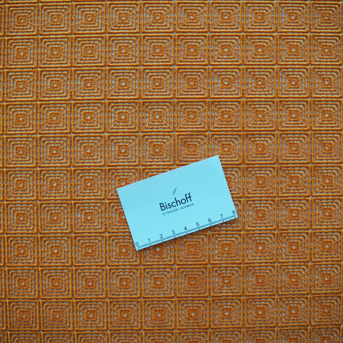 orange Ätz-Stickerei