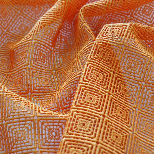orange Ätz-Stickerei